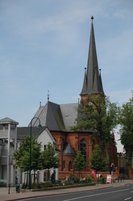 Die Christuskirche im Stadtzentrum ...