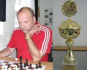 Timo Greinert und der Pokal; Foto: Steffen Bigalke