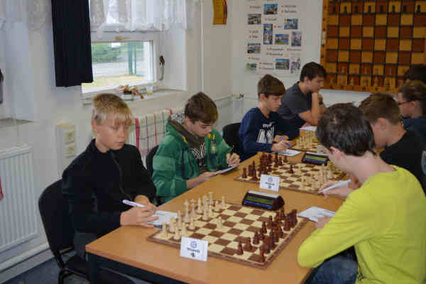 Die Mannschaft aus Torgelow (l.) beim Spiel gegen Greifswald; Foto: Robert Zentgraf