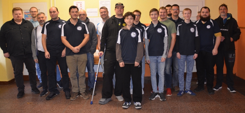 Die Spieler der 1. und 2. Mannschaft; Foto: Gerd Zentgraf