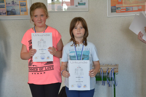 AK u12w, v.l.n.r.: 1. Kasel,Leonie (Haff-GS Ueckerm�nde), 2. Zenk,Anna-Lena (Pestalozzi-GS Torgelow)