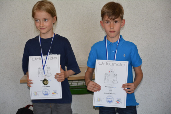 AK u8w, v.l.n.r., u8w: 1. Helber,Anna (Greifswalder SV), u7: 1. Klawitter,Wilhelm (Pestalozzi-GS Torgelow)