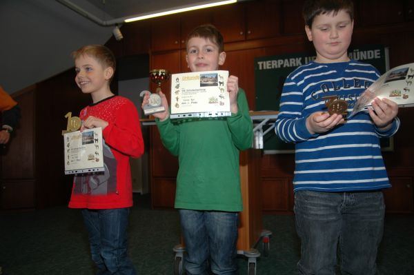 Endstand WK I (Klassenstufe 1  2), v.l.n.r.: 1. Platz: Aaron Bre (Haff  Grundschule Ueckermnde), 2. Platz: Hannes Bast (Haff  Grundschule Ueckermnde), 3. Platz: Benedict Stoll (Grundschule Gebrder Grimm Anklam)