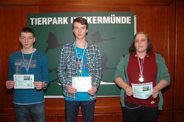 Endstand WK IV (Klassenstufe 9  12), v.l.n.r.: 3. Platz: Sven Bastian Hagemann (Greifen-Gym. Ueckermnde), 1. Platz: Jonas Faltinath (Greifen-Gym. Ueckermnde), 1. Platz: Danny Gronow (RS Kosegarten Wolgast)