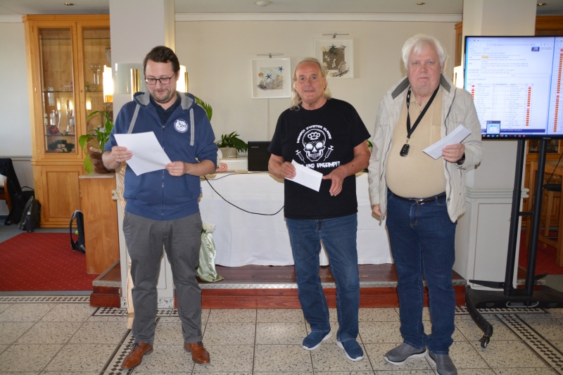 Bester Senior Ü55: FM Karsten Schulz (SF Schwerin) und Bester Senior Ü70: Ernst Nauschütz (Greifswalder SV)