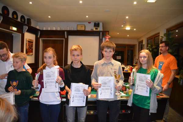 Wettkampfgruppe II, v.l.n.r.: Robin Streblow (GS Torgelow), Amy Bre (SAV Torgelow), Aaron Bre (SAV Torgelow), Marius Fromm (Greifswalder SV), Martyna Kurylo (UKS Bialy Pion Gryfino)