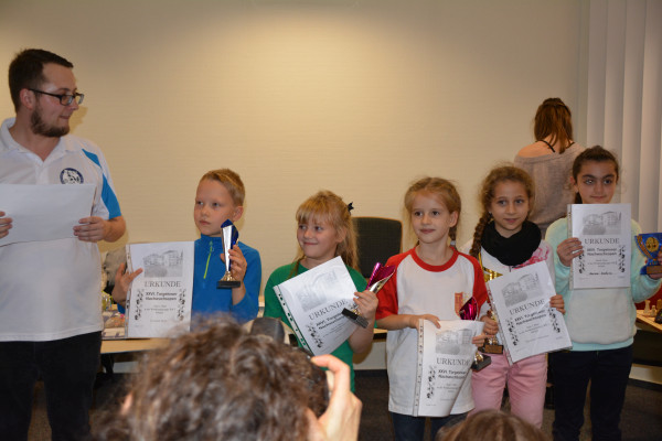 Wettkampfgruppe I, v.l.n.r.: Dominik Mrz (KSz Gryf Szczecin), Liwia Babinska (UKS Bialy Pion Gryfino), Veronika Mirnaya (TSG Oberschneweide), Marianne Stepanjan (ESV 1888 Wittenberge), Mariami Kuchava (GS Torgelow)