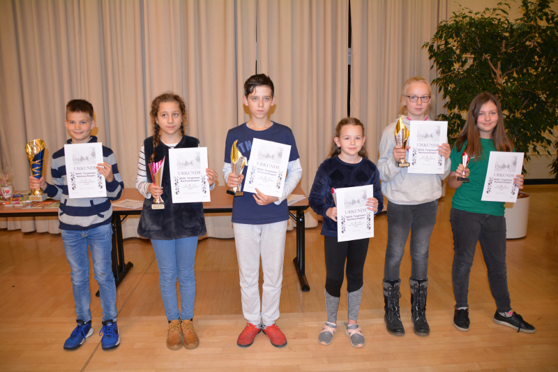 Wettkampfgruppe II, v.l.n.r.: Mateusz Derejczyk (Palac Mlodziezy Szczecin), Marianne Stepanjan (ESV 1888 Wittenberge), Gabriel Subocz (SAV Torgelow), Lena Jaap (SV Gryps), Emma Brner (SV Gryps), Nina Lesiak (UKS Bialy Pion Gryfino)