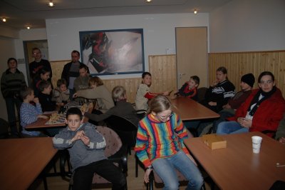 Warten auf die Siegerehrung Teil 1) ...