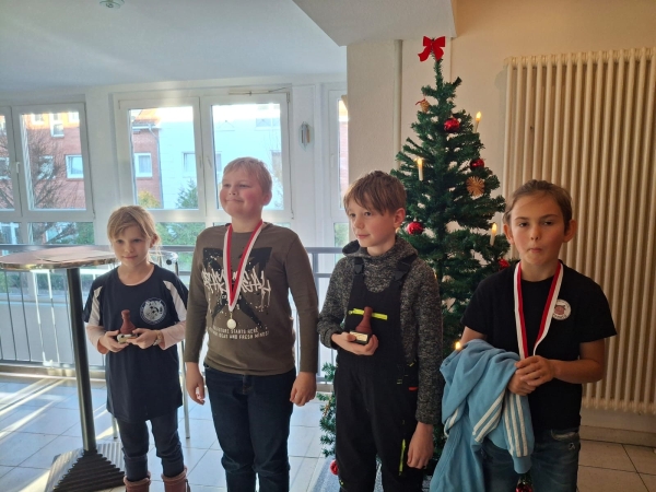 u10, v.l.n.r.: (w) 1. Hanna Haase (SAV Torgelow), 2. Lenni Petsch (TSG Neustrelitz), 1. Alexander Korth (Greifswalder SV), 3. Tore Saldsieder (HSG Stralsund)